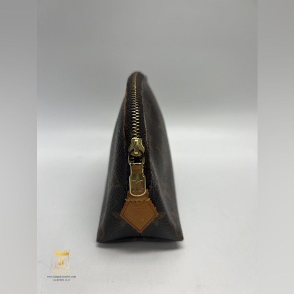 Louis Vuitton Cosmetics Pouch - Picture 2 of 13